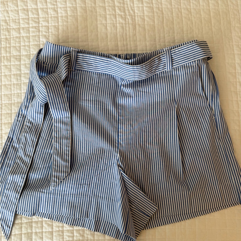 J Crew Striped Blue Women's Shorts w/adorable tie belt accent. Like new!